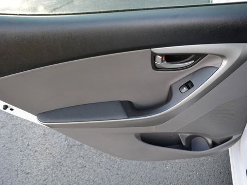 Used 2015 Hyundai Elantra Sport FWD image 13