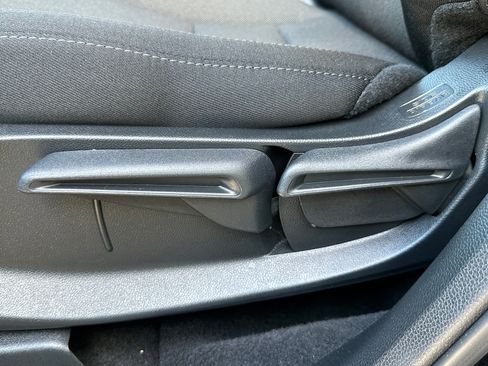 Certified 2025 Honda CR-V LX image 22