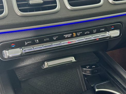 Used 2021 Mercedes-Benz GLE 350 4MATIC image 25