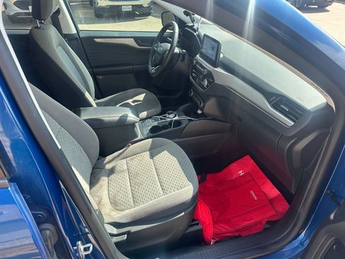 Used 2022 Ford Escape SE w/ SE Sport Appearance Package FWD image 6