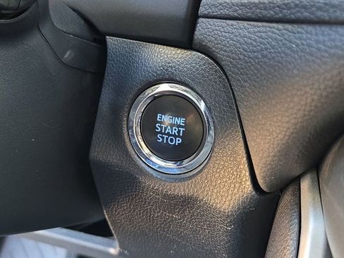 Used 2022 Toyota RAV4 XLE Premium image 20