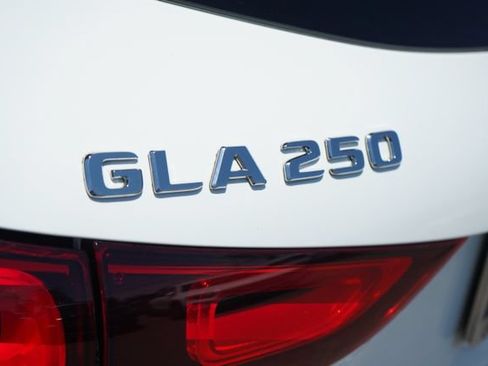 Certified 2022 Mercedes-Benz GLA 250 4MATIC image 13