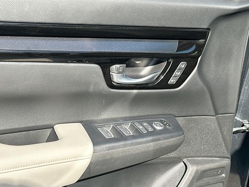 Used 2025 Honda CR-V EX-L image 17