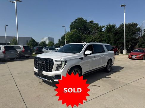 Used 2025 GMC Yukon XL Denali Ultimate AWD/4WD image 1