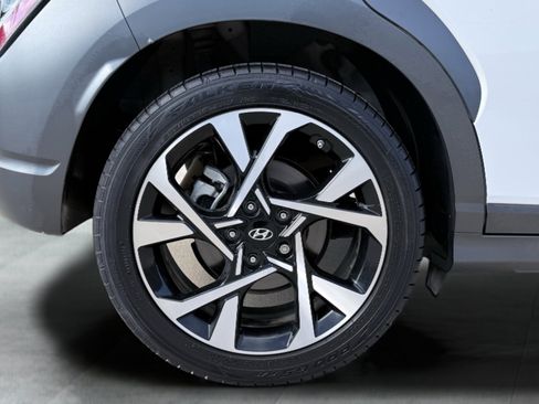 Used 2022 Hyundai Kona Limited FWD image 13