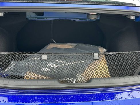 New 2025 Hyundai Elantra Limited image 32