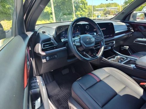 Used 2024 Chevrolet Traverse RS w/ LPO, Floor Liner Package AWD/4WD image 14