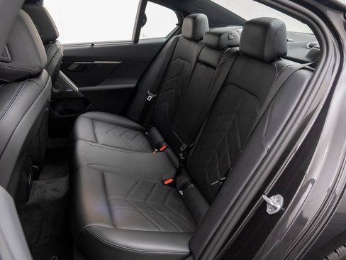 New 2026 BMW 530i xDrive w/ Executive Package image 17