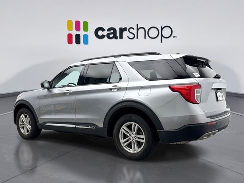 Used 2022 Ford Explorer XLT w/ Equipment Group 202A AWD/4WD image 3