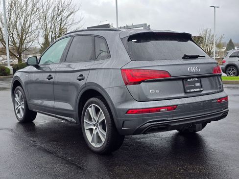 Certified 2025 Audi Q5 2.0T Premium w/ Convenience Plus Package AWD/4WD image 3