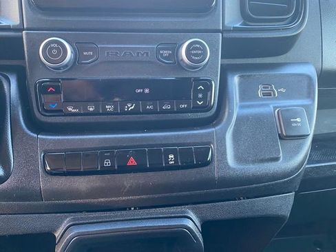 Used 2025 RAM ProMaster 2500 w/ Convenience Group image 23