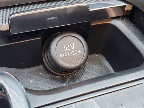 Certified 2022 Volvo XC60 B5 R-Design w/ Advanced Package image 25