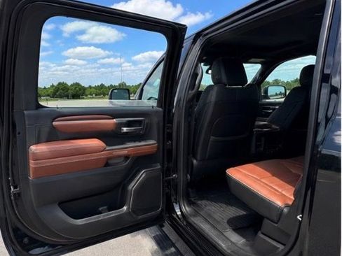 Used 2025 GMC Sierra 2500 Denali Ultimate AWD/4WD image 42