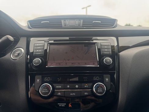 Used 2019 Nissan Rogue Sport SV w/ Technology Package FWD image 21
