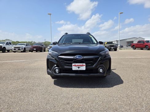 Used 2023 Subaru Outback Premium AWD/4WD image 2