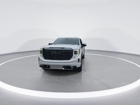 Used 2024 GMC Sierra 1500 Denali Ultimate AWD/4WD image 4