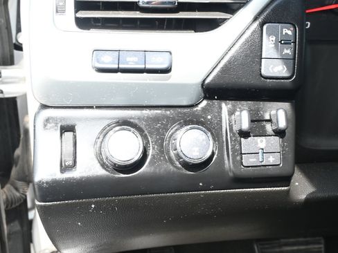 Used 2018 Chevrolet Tahoe Premier AWD/4WD image 10
