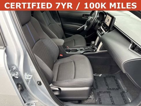 Used 2024 Toyota Corolla Cross AWD Hybrid w/ Moonroof Package image 9