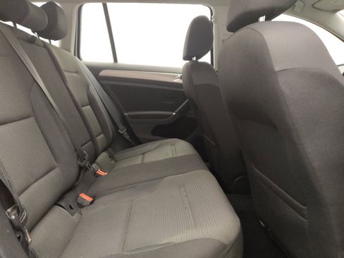 Used 2017 Volkswagen Golf S image 19