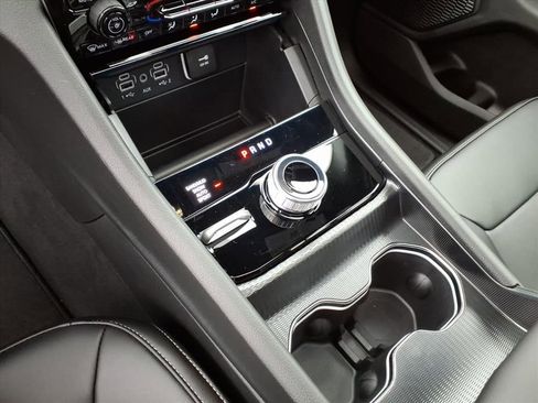 New 2025 Jeep Grand Cherokee Limited image 27