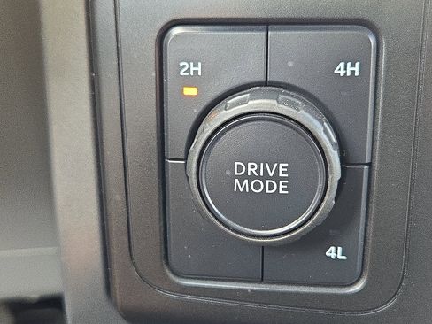 Used 2021 Ford F150 XLT image 13