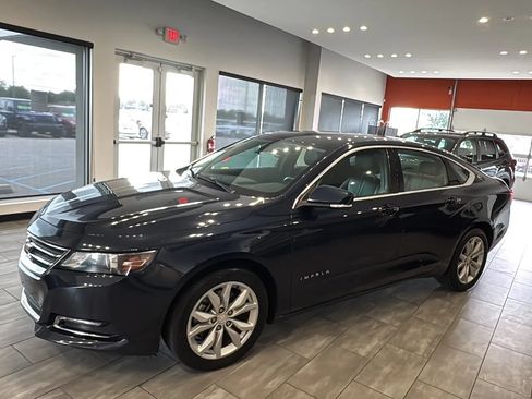 Used 2019 Chevrolet Impala LT FWD image 9