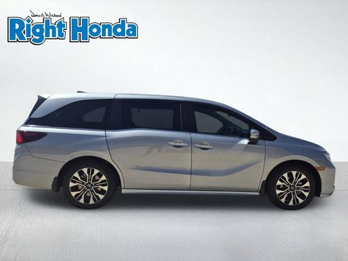 New 2026 Honda Odyssey Elite image 8