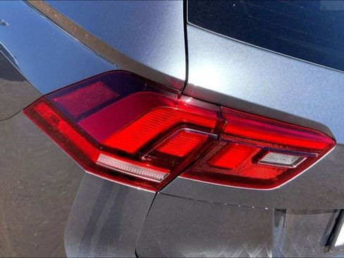 Used 2022 Volkswagen Tiguan SEL R-Line image 29