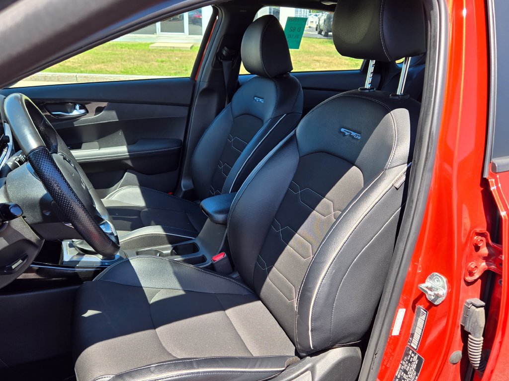 Used 2023 Kia Forte GT-Line w/ GT-Line Premium Package FWD image 14