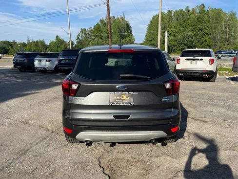 Used 2019 Ford Escape SE image 6