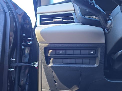 New 2025 Mitsubishi Outlander SE image 14