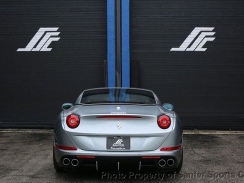 Used 2015 Ferrari California T image 7