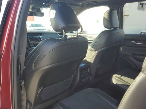 New 2025 Jeep Grand Cherokee L Altitude image 17