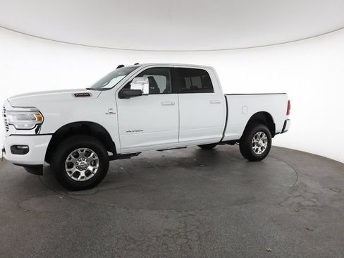 Used 2024 RAM 2500 Laramie AWD/4WD image 6