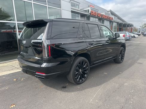 Used 2026 Cadillac Escalade Platinum Sport w/ LPO, ONYX Package image 22