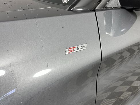 Used 2025 Ford Explorer ST-Line image 9