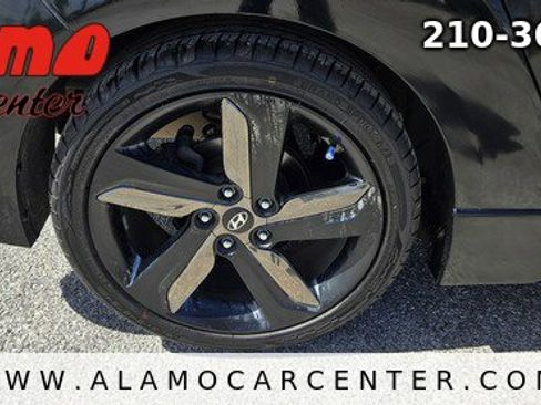 Used 2014 Hyundai Veloster Turbo image 13