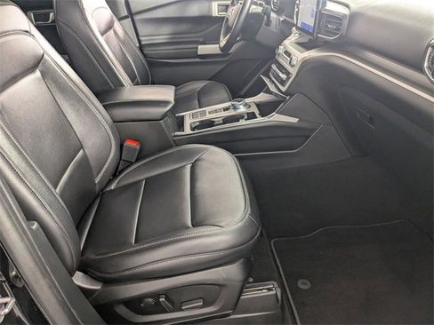 Used 2021 Ford Explorer XLT w/ Equipment Group 202A image 34
