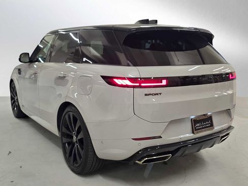 Used 2025 Land Rover Range Rover Sport Autobiography AWD/4WD image 3