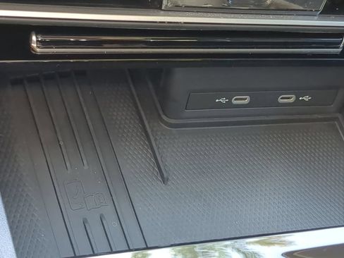 Certified 2025 Volkswagen Atlas SEL Premium R-Line AWD/4WD image 28