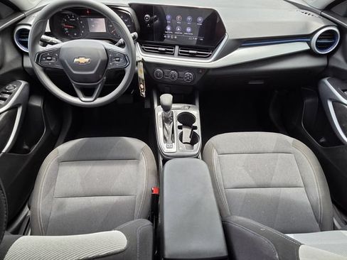 Certified 2024 Chevrolet Trax LS FWD image 11