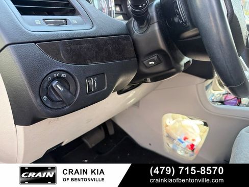 Used 2014 Dodge Grand Caravan SXT w/ UConnect Hands-Free Group FWD image 16