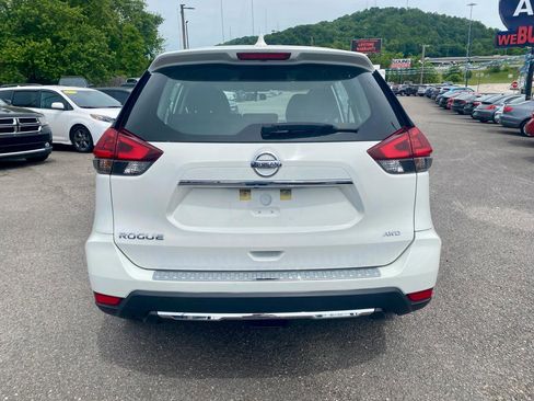 Used 2018 Nissan Rogue S AWD/4WD image 6
