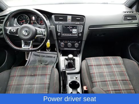 Used 2016 Volkswagen Golf S image 10