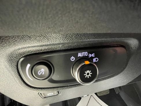 Used 2024 GMC Terrain SLE AWD/4WD image 14