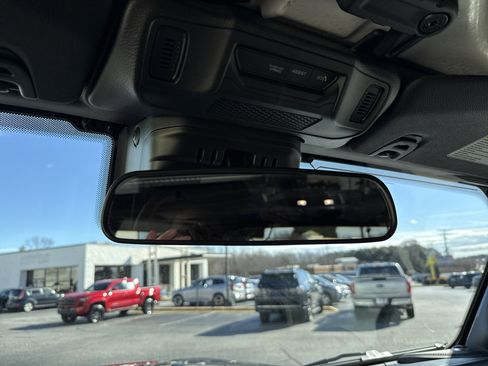 Used 2024 Jeep Wrangler Sport image 27