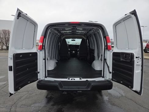 New 2026 GMC Savana 2500 w/ Driver Convenience Package RWD image 26