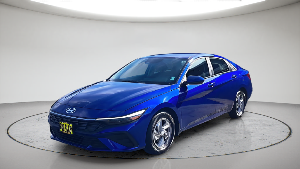 Used 2026 Hyundai Elantra SE FWD image 1