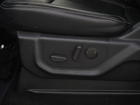 Used 2020 Ford F150 Lariat w/ Equipment Group 502A Luxury AWD/4WD image 24