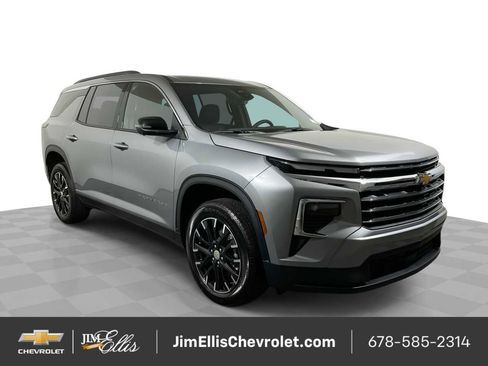 New 2026 Chevrolet Traverse LT w/ Sun and Wheel Package image 2